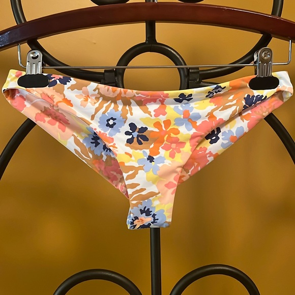 ROXY Beach Classics Cheeky Bikini Bottom - Picture 1 of 9